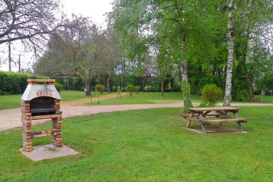 Camping De Baignes Hotel Exterior photo
