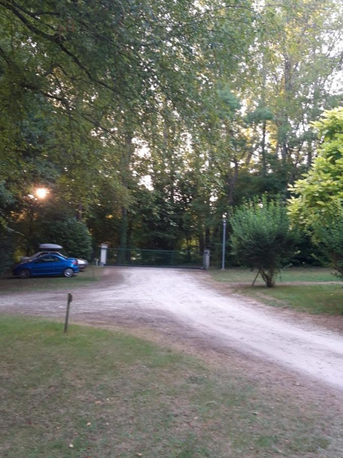 Camping De Baignes Hotel Exterior photo